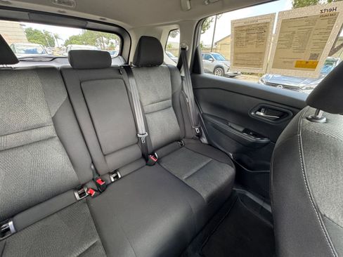 Used 2025 Nissan Rogue SV FWD image 39