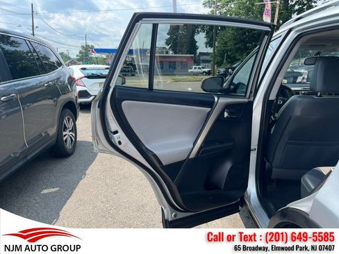 Used 2015 Toyota RAV4 Limited AWD/4WD image 33