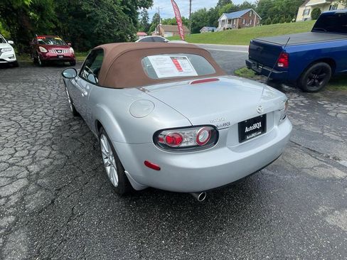 Used 2006 MAZDA MX-5 Miata Grand Touring w/ Premium Pkg RWD image 5