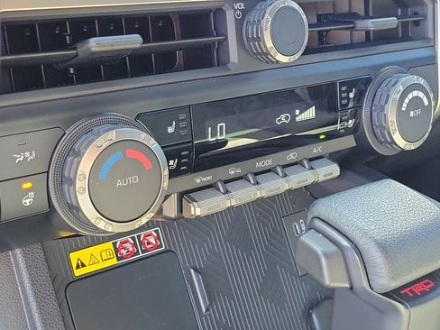 Used 2025 Toyota 4Runner TRD Off-Road Premium image 31