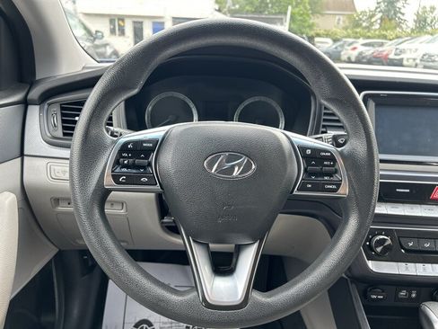 Used 2018 Hyundai Sonata SE w/ Cargo Package FWD image 13
