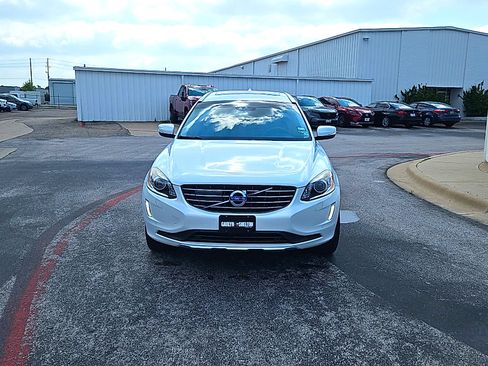 Used 2015 Volvo XC60 T5 Platinum w/ Climate Package FWD image 2