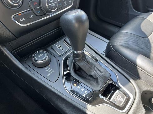 Used 2023 Jeep Cherokee Altitude Lux image 16