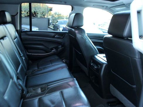 Used 2019 GMC Yukon XL SLT w/ Open Road Package image 17