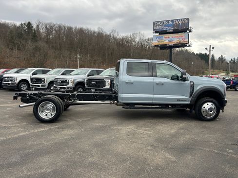 New 2026 Ford F550 4x4 Crew Cab image 11
