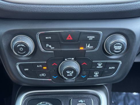 Used 2021 Jeep Compass Latitude w/ Driver Assistance Group image 27