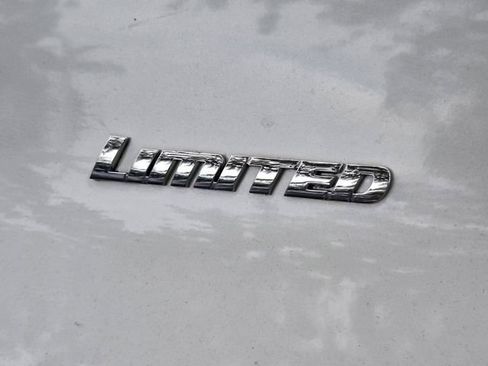 Used 2014 Toyota 4Runner Limited image 10