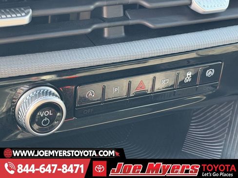 Used 2025 Ford Explorer ST-Line image 20