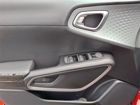 New 2025 Kia Soul LX w/ LX Technology Package image 8