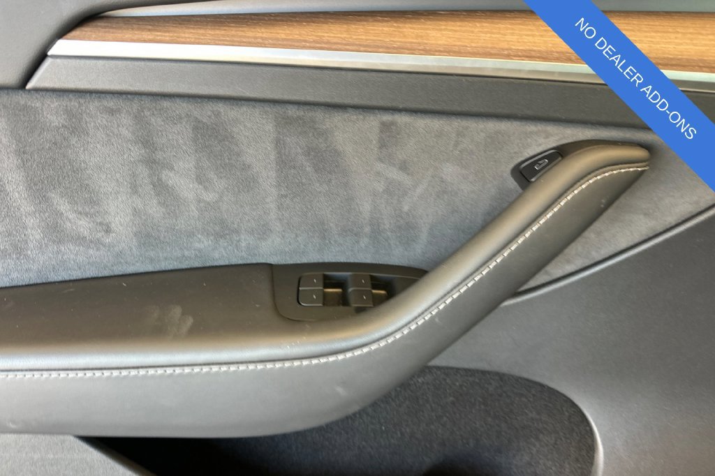 Used 2024 Tesla Model Y Long Range AWD/4WD image 11