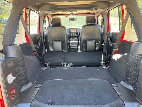 Used 2015 Jeep Wrangler Unlimited Sport w/ Quick Order Package 24S AWD/4WD image 37