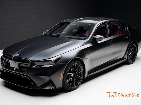 Used 2025 BMW M5 w/ Carbon Package image 1