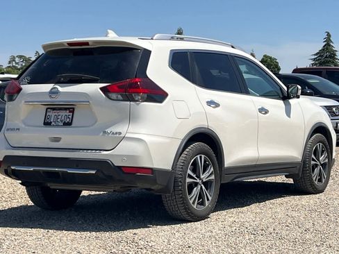 Used 2019 Nissan Rogue SV w/ Sun & Sound Touring Package AWD/4WD image 3
