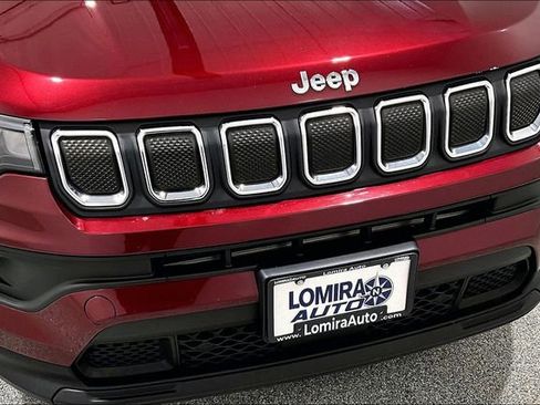 Used 2022 Jeep Compass Latitude image 34