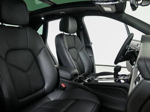 New 2026 Porsche Macan AWD/4WD image 23