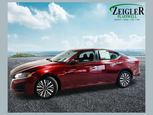 Used 2023 Nissan Altima 2.5 SV AWD/4WD image 1