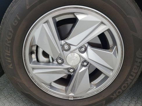 Used 2024 Hyundai Elantra SE FWD image 31