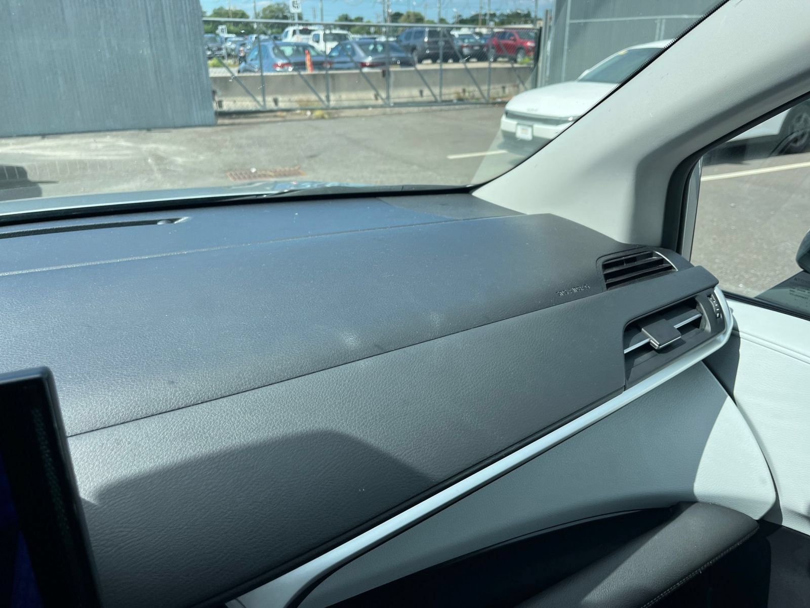 Used 2025 Toyota Sienna XLE FWD image 37
