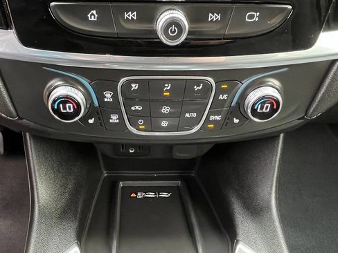 Used 2023 Chevrolet Traverse LT AWD/4WD image 18
