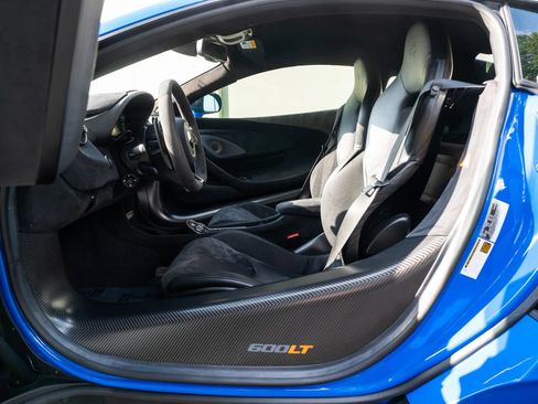 Used 2019 McLaren 600LT RWD image 23