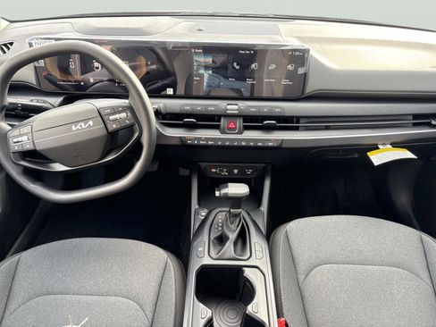 New 2025 Kia K4 LX image 14