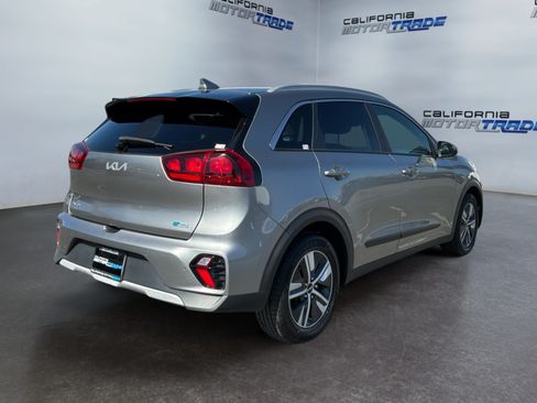 Used 2022 Kia Niro LXS FWD image 5