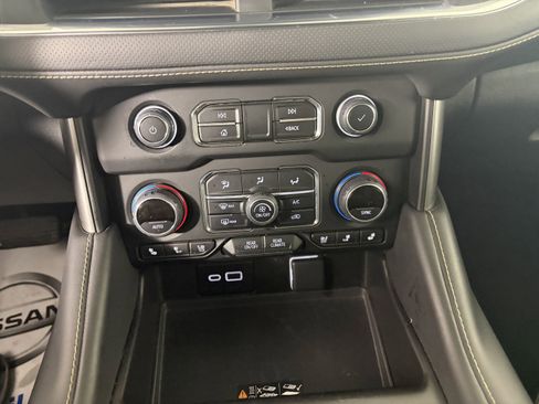 Used 2024 Chevrolet Tahoe Premier image 34