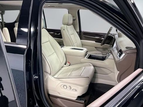 Used 2021 GMC Yukon Denali w/ Denali Premium Package AWD/4WD image 29