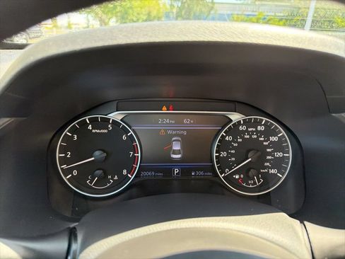 Used 2025 Nissan Altima 2.5 SV FWD image 14