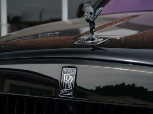 Used 2023 Rolls-Royce Cullinan Black Badge w/ Dark Exterior Package AWD/4WD image 7