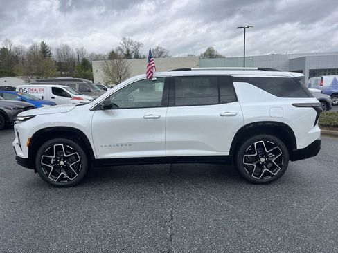 New 2025 Chevrolet Traverse High Country image 6