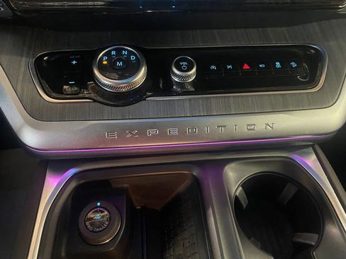 Used 2025 Ford Expedition Max Platinum w/ Platinum Ultimate Package image 13