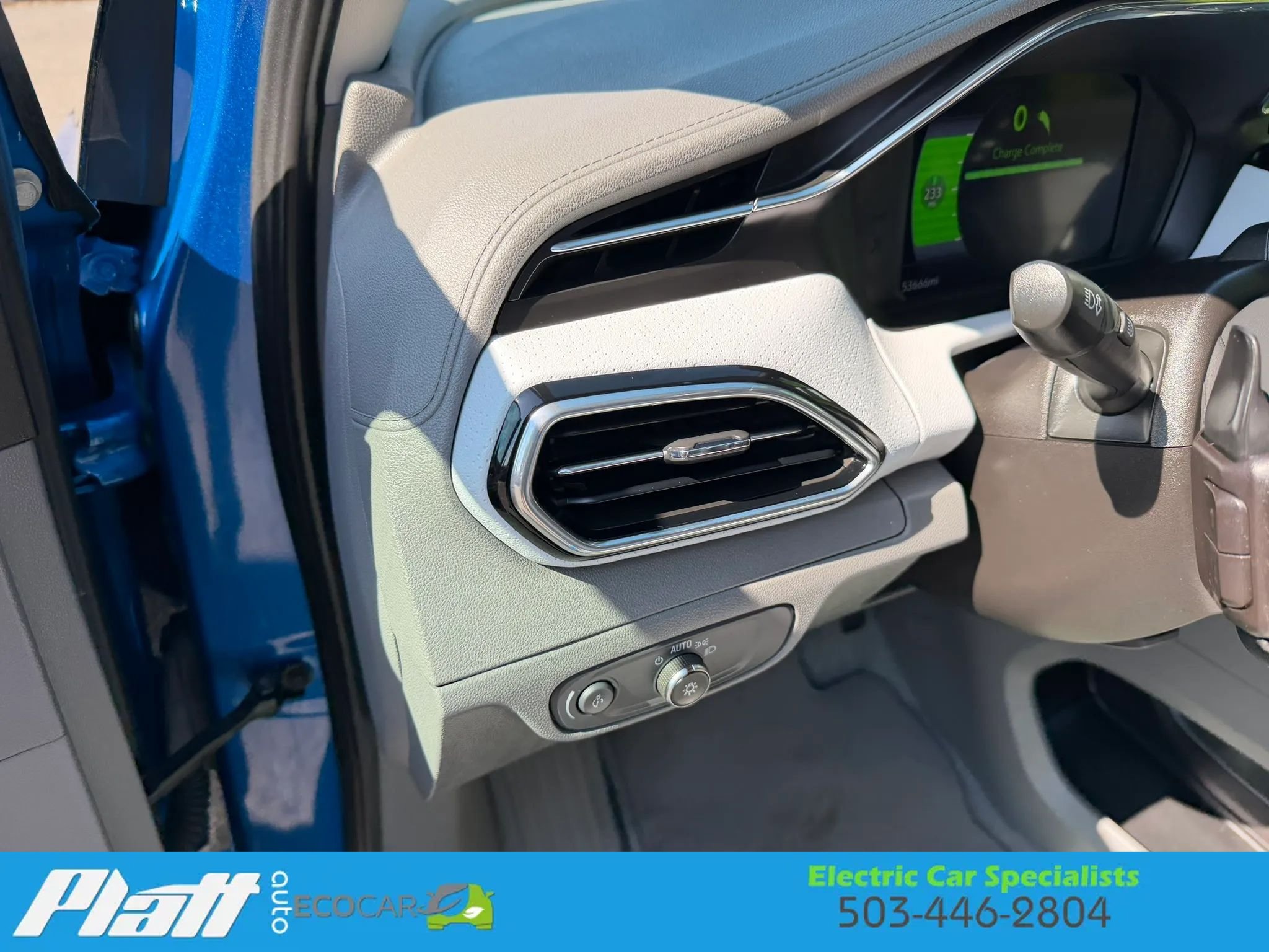 Used 2022 Chevrolet Bolt EUV Premier w/ Sun & Sound Package FWD image 21