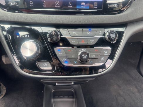 New 2026 Chrysler Voyager LX FWD image 31