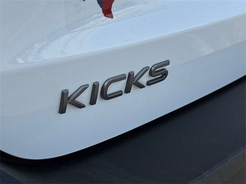 Used 2025 Nissan Kicks S image 10