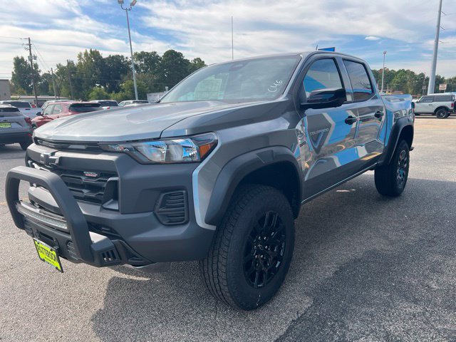 New 2026 Chevrolet Colorado Trail Boss w/ Off-Road Front Bumper Package AWD/4WD image 3