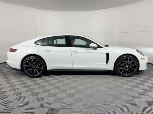 Certified 2022 Porsche Panamera image 8