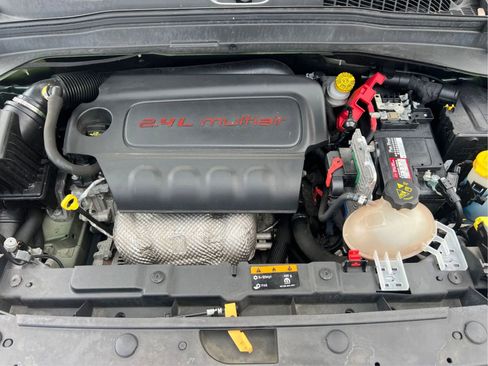 Used 2021 Jeep Renegade Sport image 12