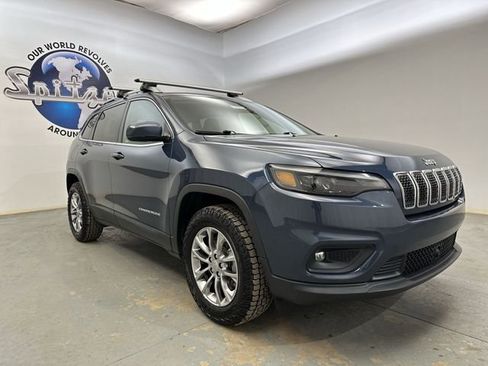 Used 2021 Jeep Cherokee Latitude Plus AWD/4WD image 11