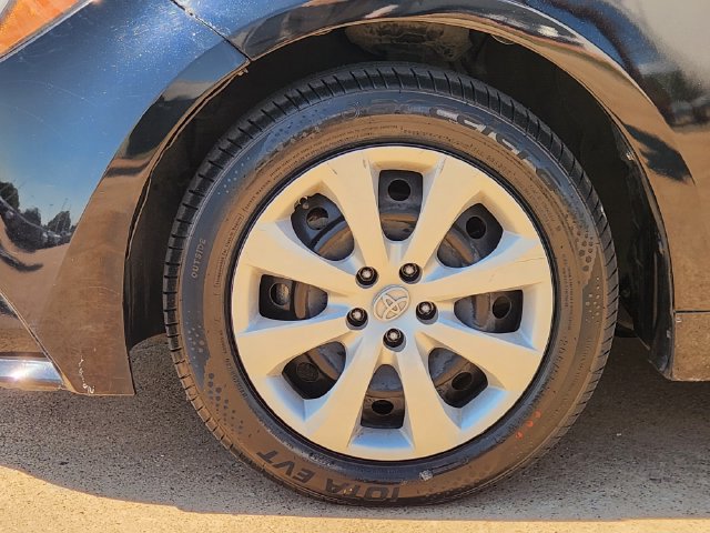Used 2024 Toyota Corolla LE FWD image 9