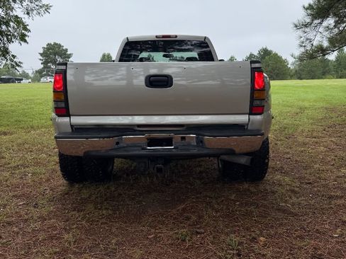 Used 2007 GMC Sierra 3500 SLT w/ Heavy-Duty Power Package AWD/4WD image 6