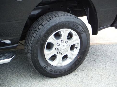 Certified 2026 RAM 2500 Big Horn AWD/4WD image 3