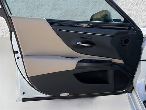 Used 2020 Lexus ES 350 w/ Premium Package image 22