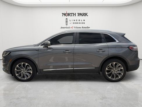 Used 2022 Lincoln Nautilus Reserve FWD image 6