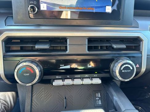 Used 2024 Toyota Tacoma SR5 AWD/4WD image 40