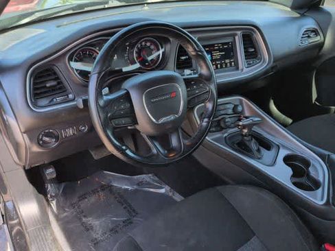 Used 2022 Dodge Challenger GT RWD image 10