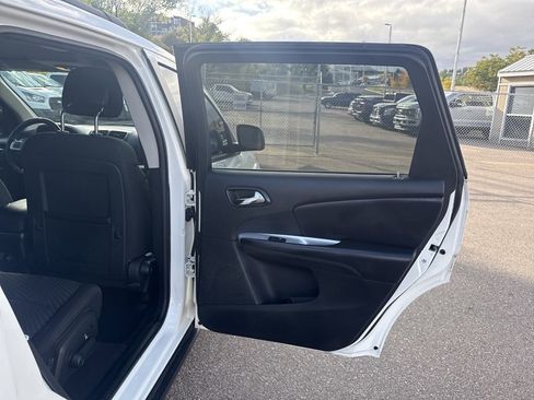 Used 2020 Dodge Journey SE w/ SE Popular Equipment Group image 20