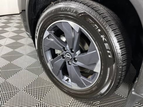 Certified 2026 Nissan Rogue SV FWD image 10