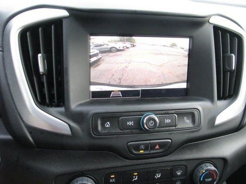 Used 2024 GMC Terrain SLE AWD/4WD image 11