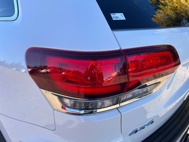 Used 2021 Jeep Grand Cherokee Laredo AWD/4WD image 10